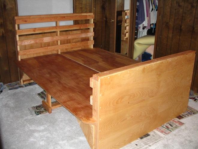 image of bed frame and link to fullsize image