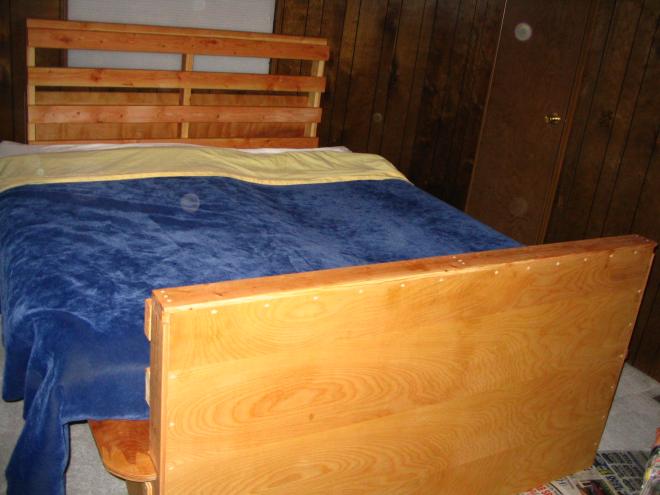 image of bed frame and link to fullsize image
